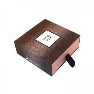 Kartonemballage Skuffetype boks med eget logo til parfume